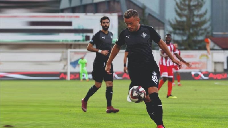 Özgür Özkaya gelişmesi