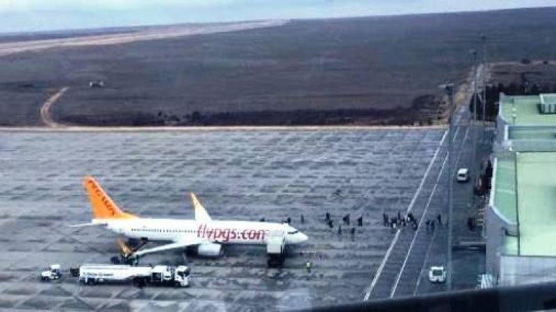 Adıyaman uçağı Urfa'ya iniş yaptı