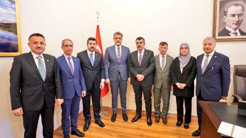 Urfa vekillerinden Bakan Tekin'e ziyaret