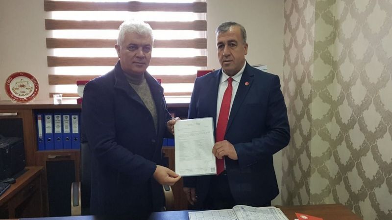 Ahmet Budak mazbatasını aldı