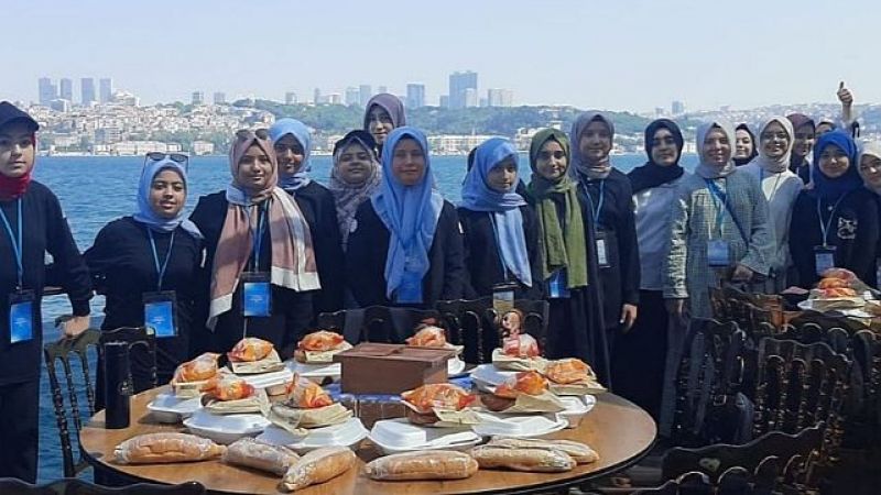 Depremzede öğrenciler İstanbul'un keyfini çıkardı