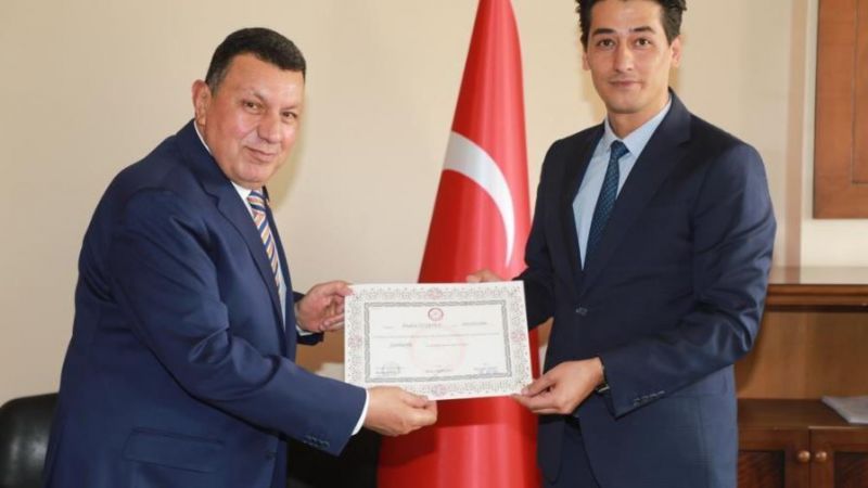 Özyavuz mazbatasını aldı