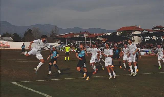 Lider bir puana razı oldu