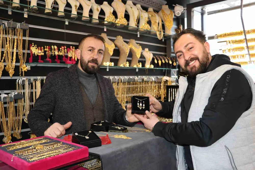 Sevgililer Günü’nde imitasyon ürünlere yoğun ilgi