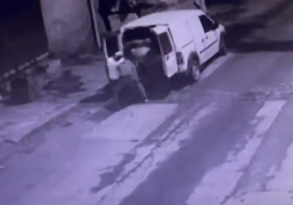 İş yerlerinden binlerce liralık hırsızlık anları kamerada