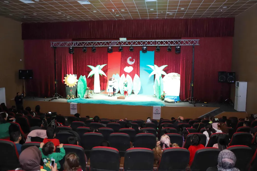 Karaköprü’de ‘Peter Pan Hayal Dünyası’ çocuk oyunu sahnelendi