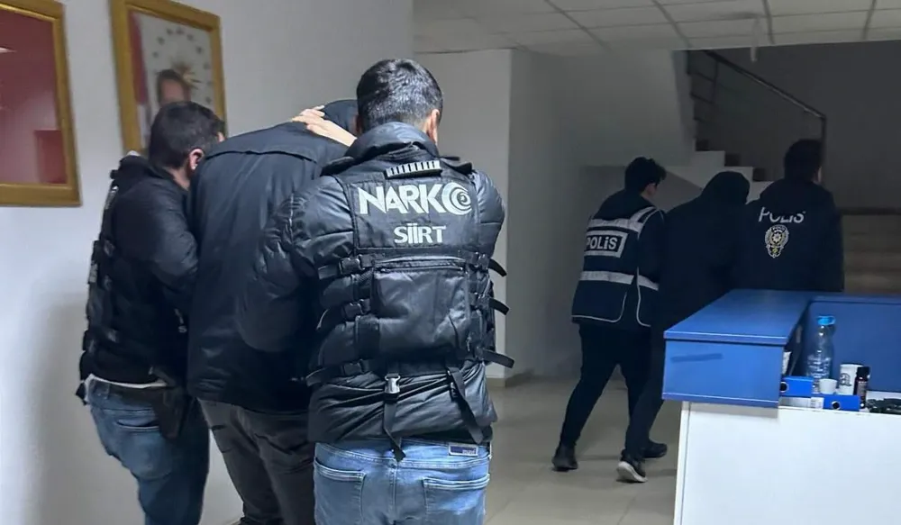 Yasa dışı bahis suçundan aranan iki şahıs yakalandı