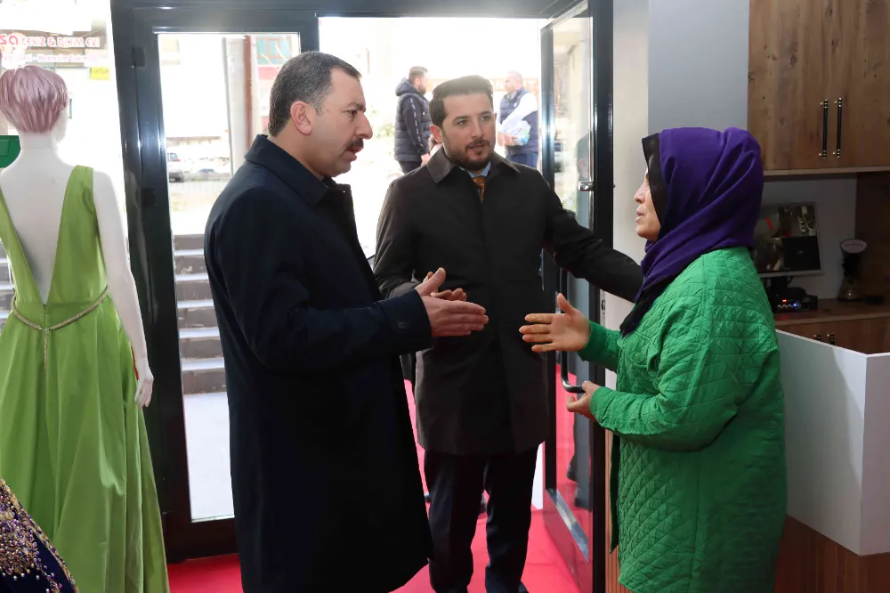 BAYDİLLİ ESNAF VE VATANDAŞLARA KARAKÖPRÜ’YÜ KALKINDIRACAK PROJELERİNİ ANLATIYOR