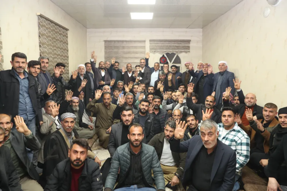 Mehmet Kuş girmedik ev sıkmadık El bırakmıyor