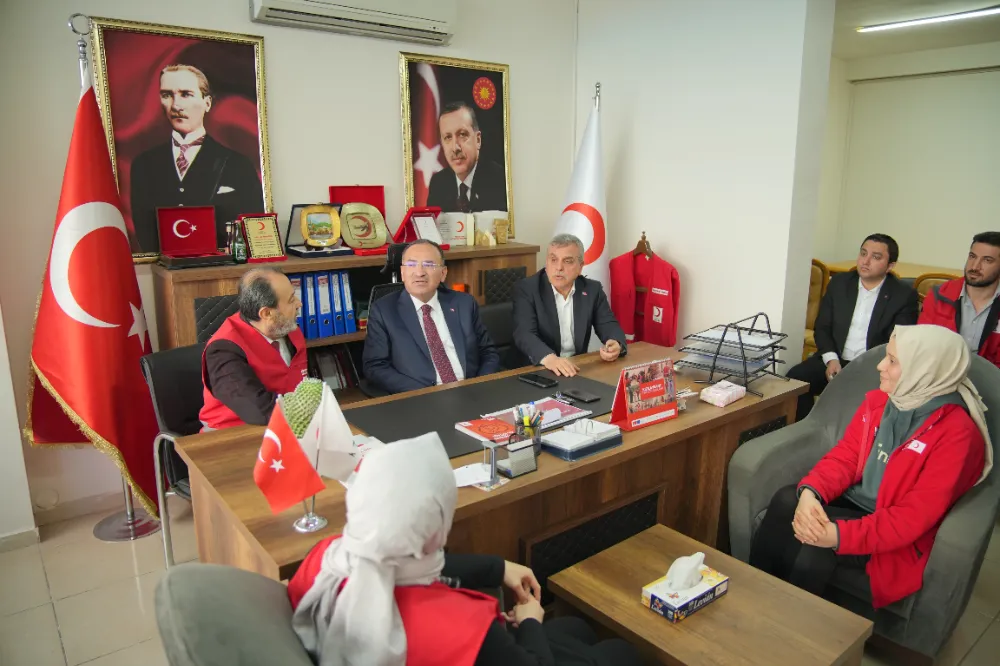 BOZDAĞ VE BEYAZGÜL’DEN KIZILAY’A ZİYARET