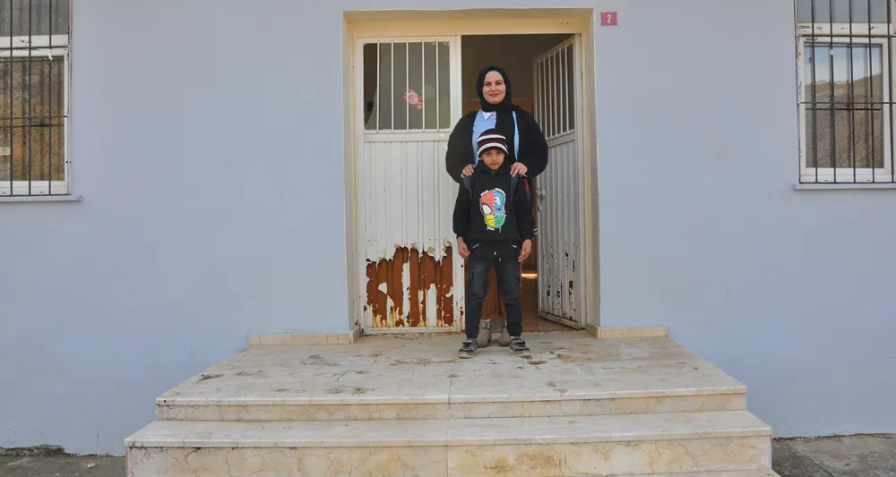 Pınar öğretmen 45 kilometrelik yolu tek öğrencisi için kat ediyor