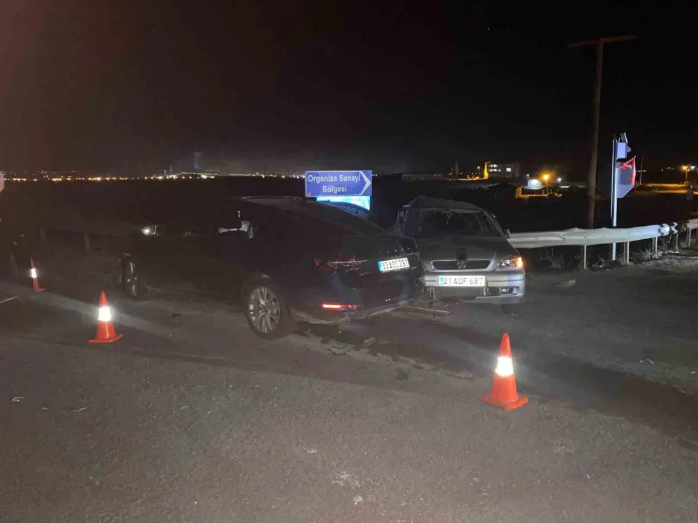 İki otomobil çarpıştı: 1 ölü, 3 yaralı