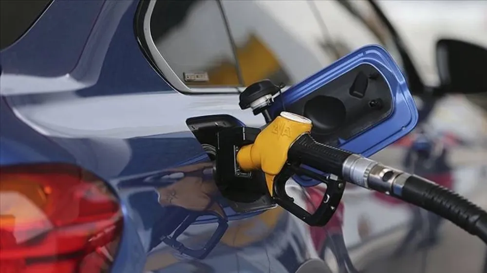 Benzine ve motorine rekor zam geliyor
