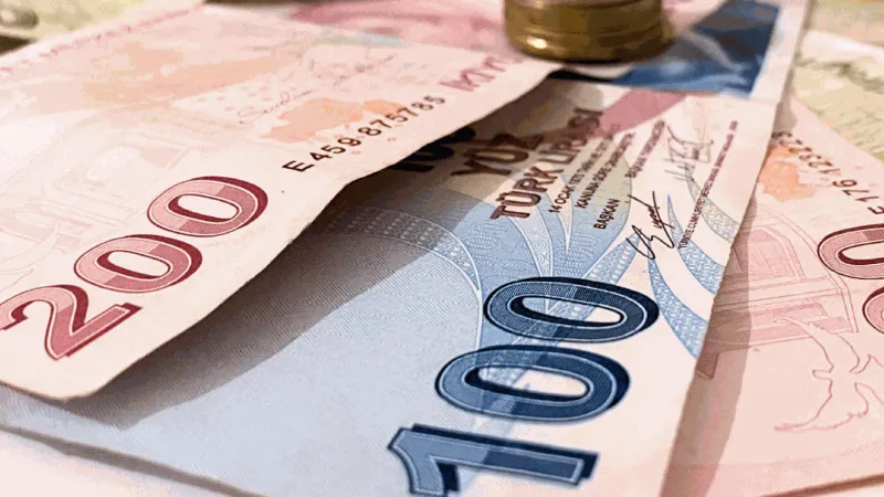 Yaşlı ve engelli aylıkları hesaplara yatırıldı