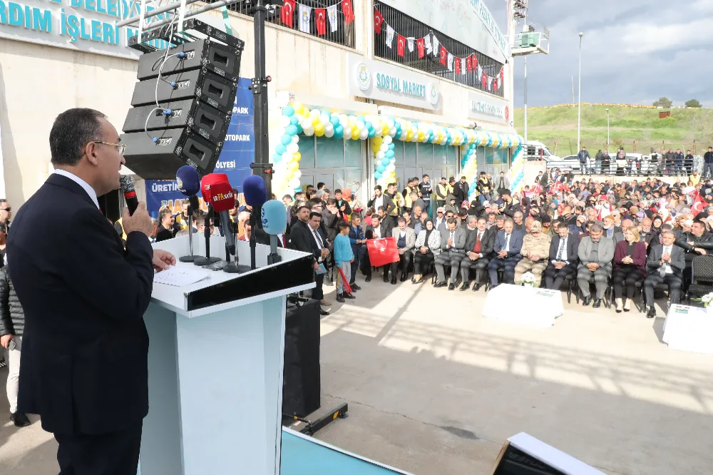 Canpolat, kalıcı eserler kazandırmaya devam ediyor