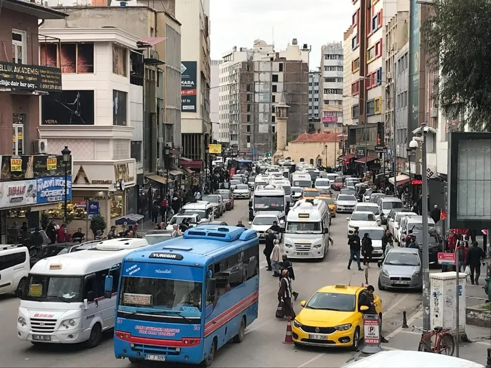 Trafiğe kayıtlı araç sayısı 830 bin 472 oldu