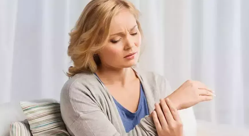 Uzmanından uyarı: “Menopozda E vitamini takviyesi sıcak basmasını önleyebilir”