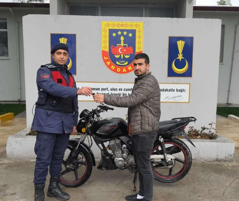 Çalınan motosiklet sahibine teslim edildi