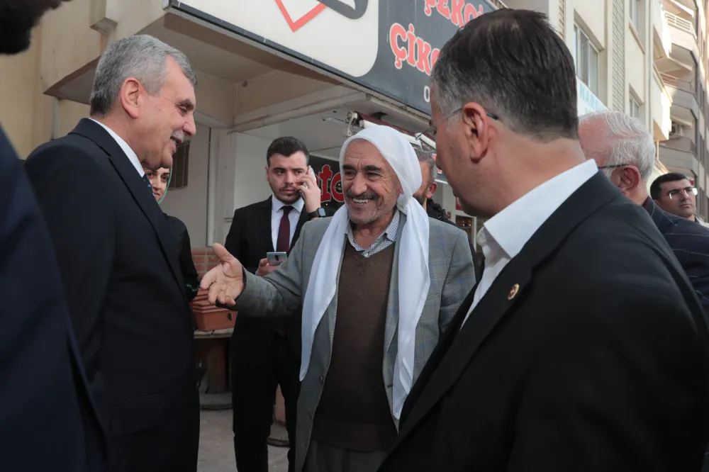 KARAKÖPRÜ’DEKİ ESNAF VE VATANDAŞLARDAN BAŞKAN BEYAZGÜL VE AK KADROLARA TAM DESTEK