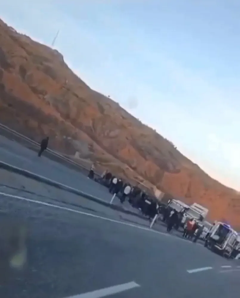 Traktöre çarpan motosiklet sürücüsü hayatını kaybetti