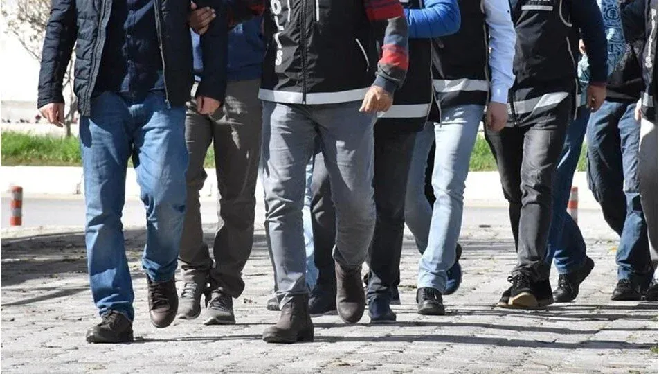 81 ilde operasyon: 3 bin 765 firari yakalandı