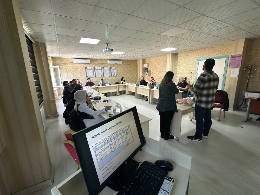 Şanlıurfa'da sağlık personeline "Hastane Öncesi Obstetrik Aciller Eğitimi"