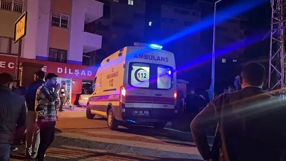 Bıçaklı kavga: 2’si ağır 3 kişi yaralandı