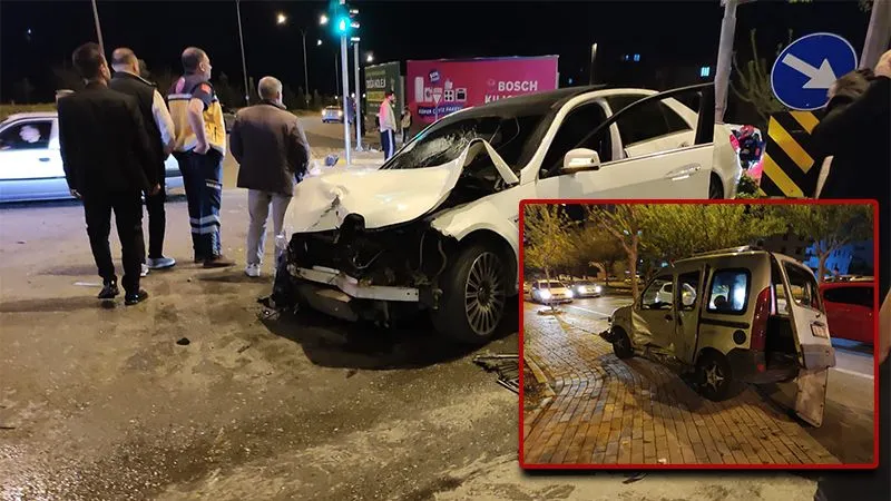 Feci kazada 3 araç hurdaya döndü