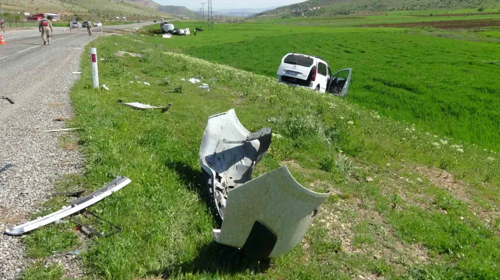 Zincirleme trafik kazası: 6 yaralı
