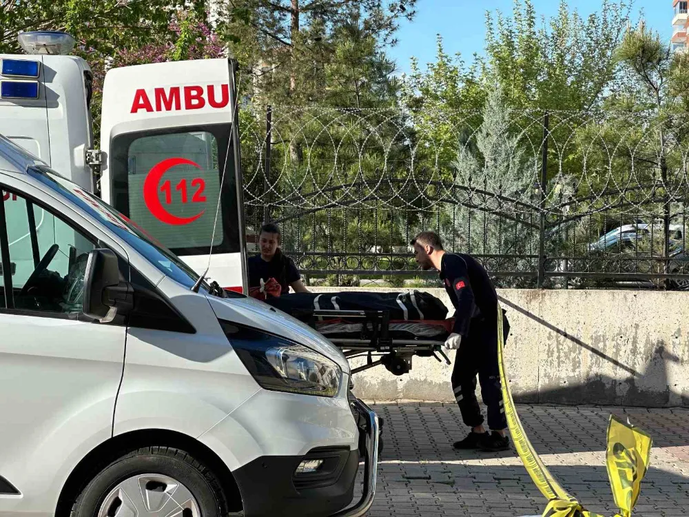 Bunalıma giren kadın kendini 14. kattan boşluğa bıraktı