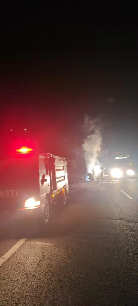 Gece saatlerinde araç yangını