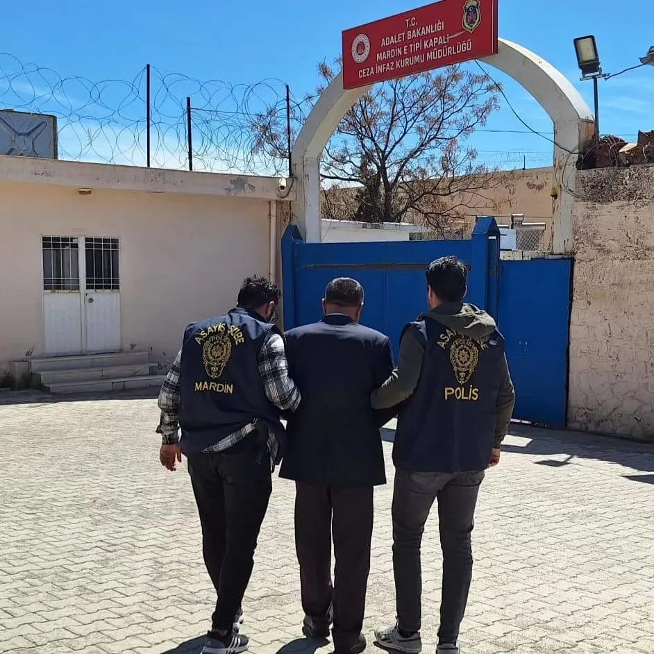 Aranan 2 firari hükümlü tutuklandı