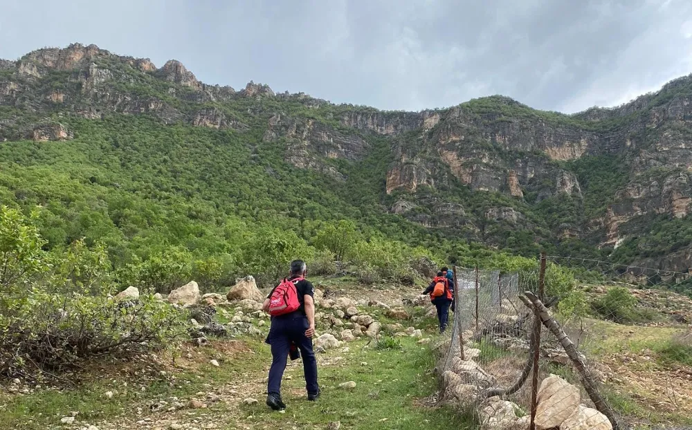 Kayalıklardan düşen 1 kişi hayatını kaybetti