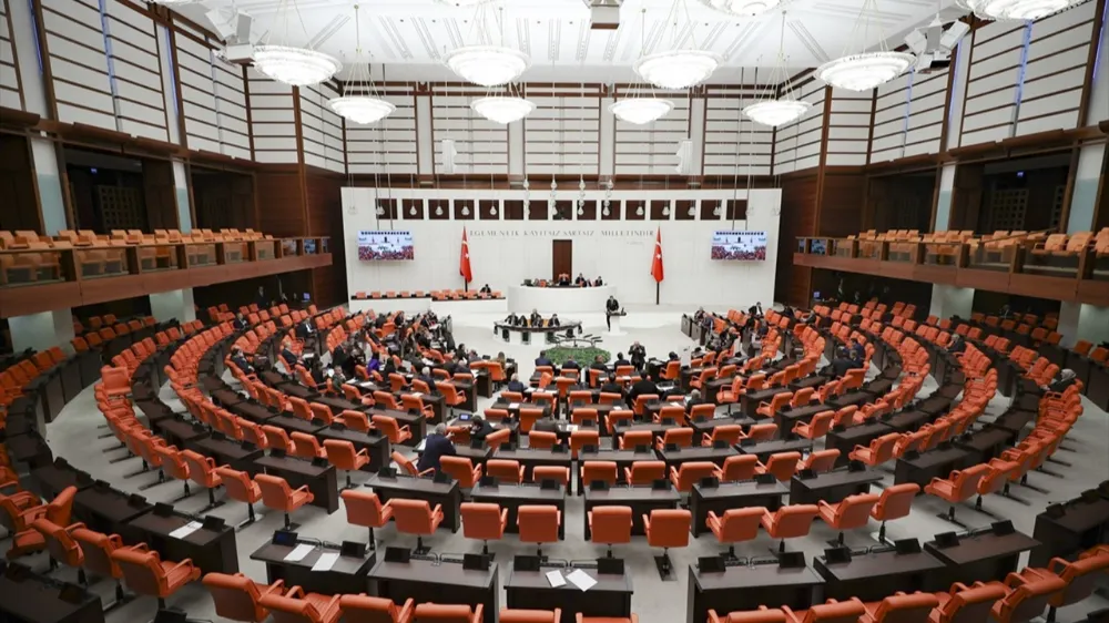 TBMM'de sandalye dağılımı yeniden değişti