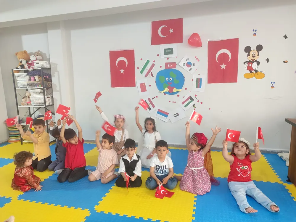 Urfalı miniklerden 23 Nisan coşkusu