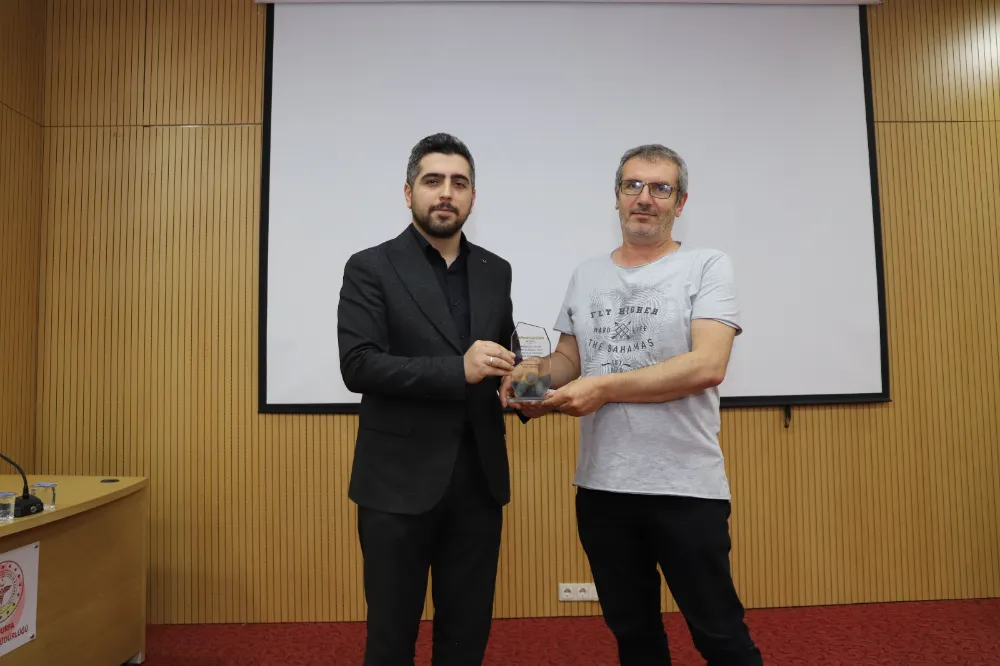 Meslekte 25 Yılını Dolduran Aile Hekimlerine Plaket Takdim Edildi.