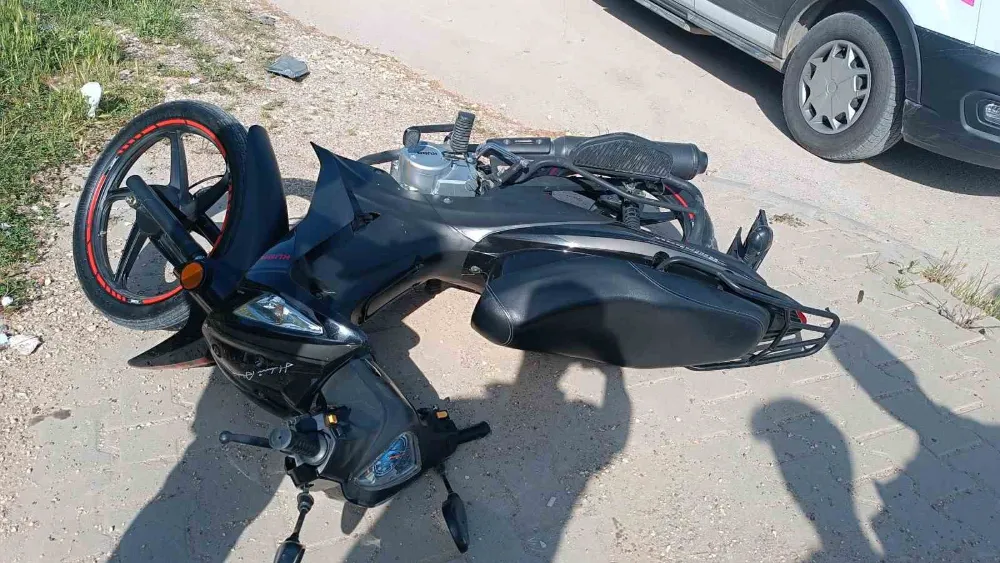 Motosiklet ile otomobil çapıştı: 1 yaralı