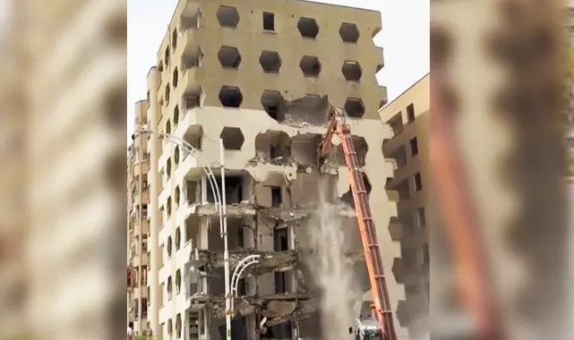 Urfa'da hasar gören bina nihayet yıkıldı