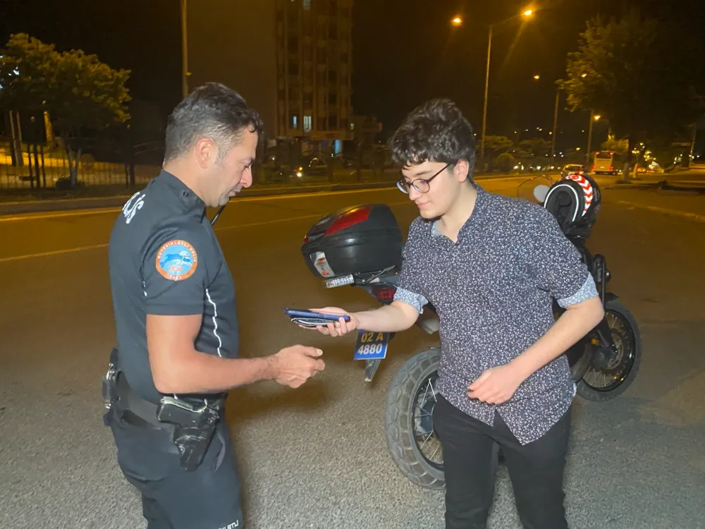 Gençten örnek davranış