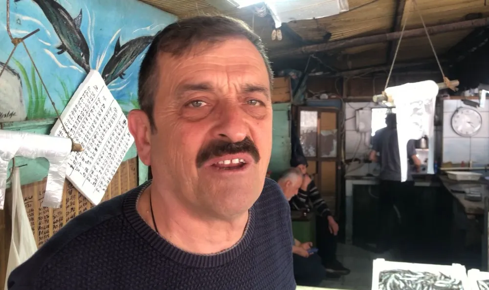 Sıcak havaya rağmen balık tezgahtaki yerini koruyor