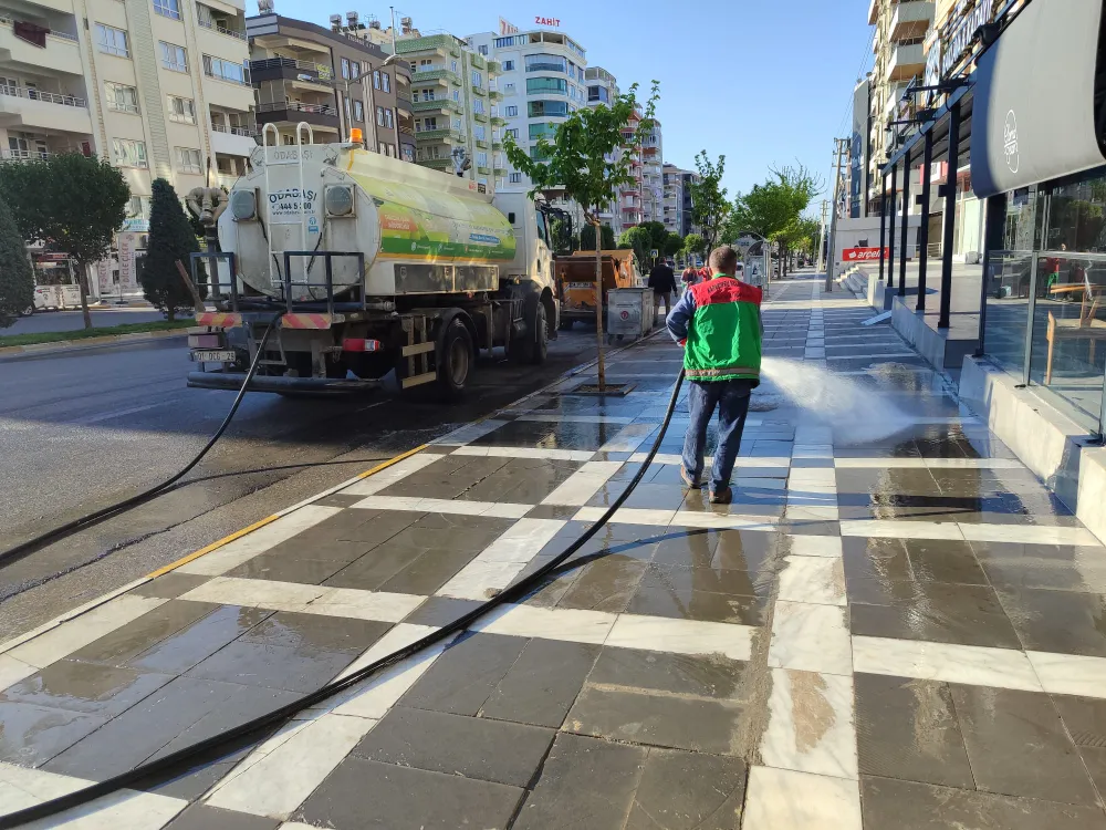 KARAKÖPRÜ’DE TOPYEKÛN HİZMET ATAĞI SÜRÜYOR