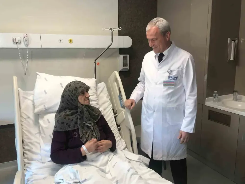 3 yıldır karın ağrısı çekiyordu, ameliyatsız yöntemle sağlığına kavuştu