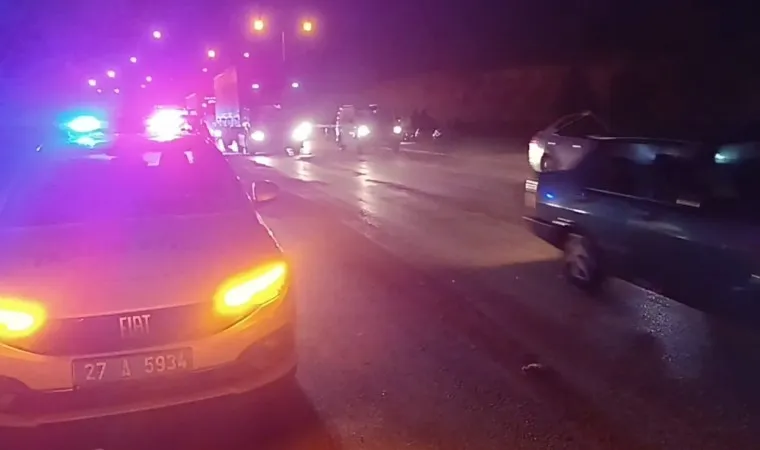 zincirleme trafik kazası: 3’ü polis 4 yaralı
