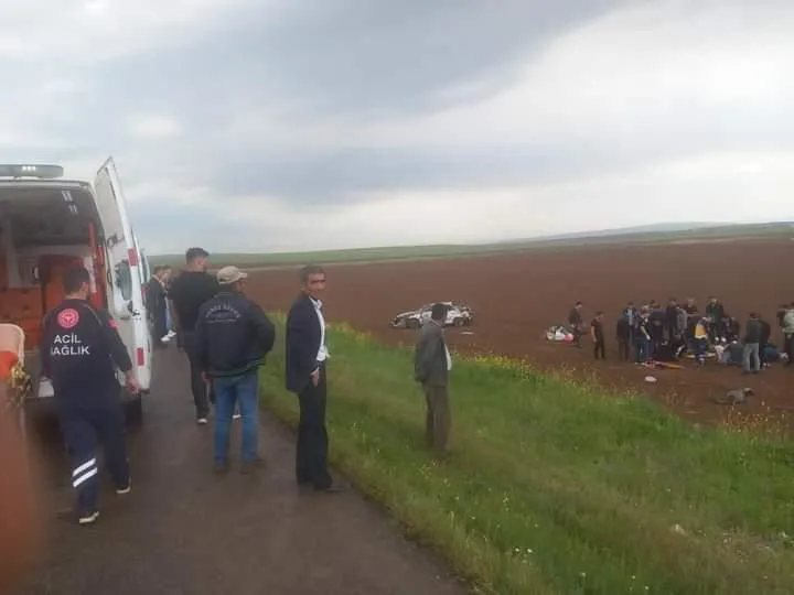 Otomobil şarampole savruldu: 2’si çocuk, 4 yaralı