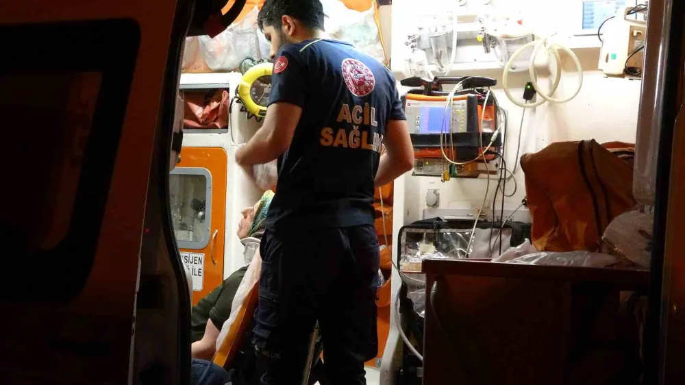 3 otomobil kazaya karıştı: 2 yaralı