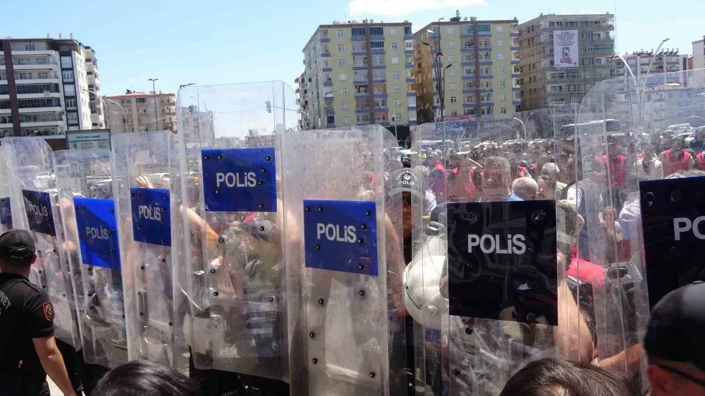 6-8 Ekim olayları davasında ceza alan Ahmet Türk ve tahliye olan Gültan Kışanak Diyarbakır’da konuştu