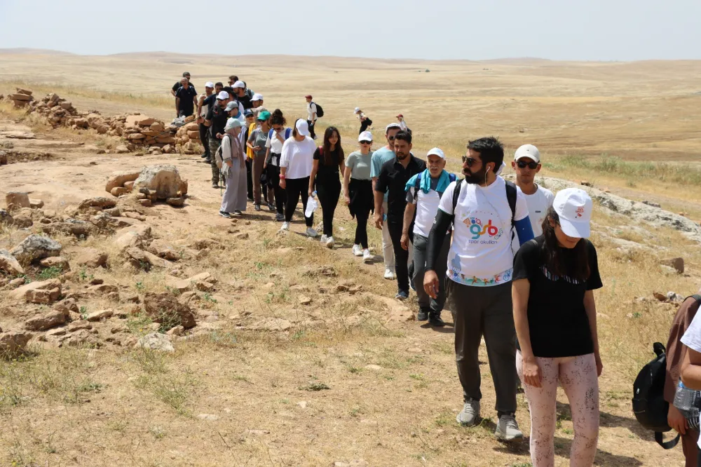 Karahantepe’ye doğa yürüyüşü