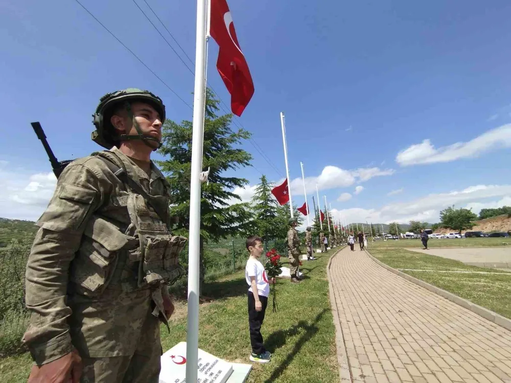 31 yıl önce şehit edilen 33 er anıldı