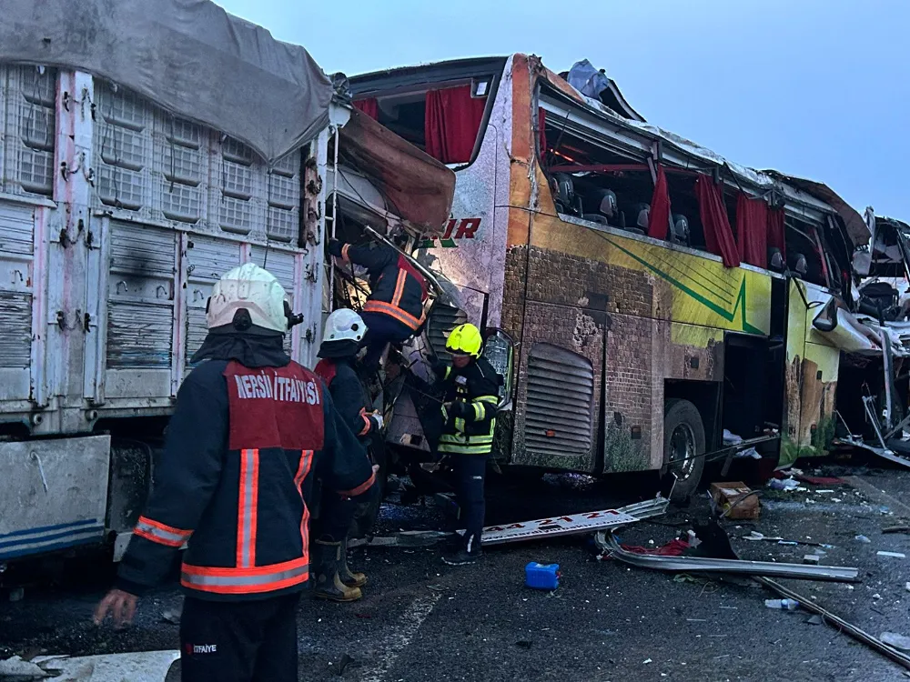 Star Diyarbakır otobüsü zincirleme kazaya karıştı: 10 ölü, çok sayıda yaralı