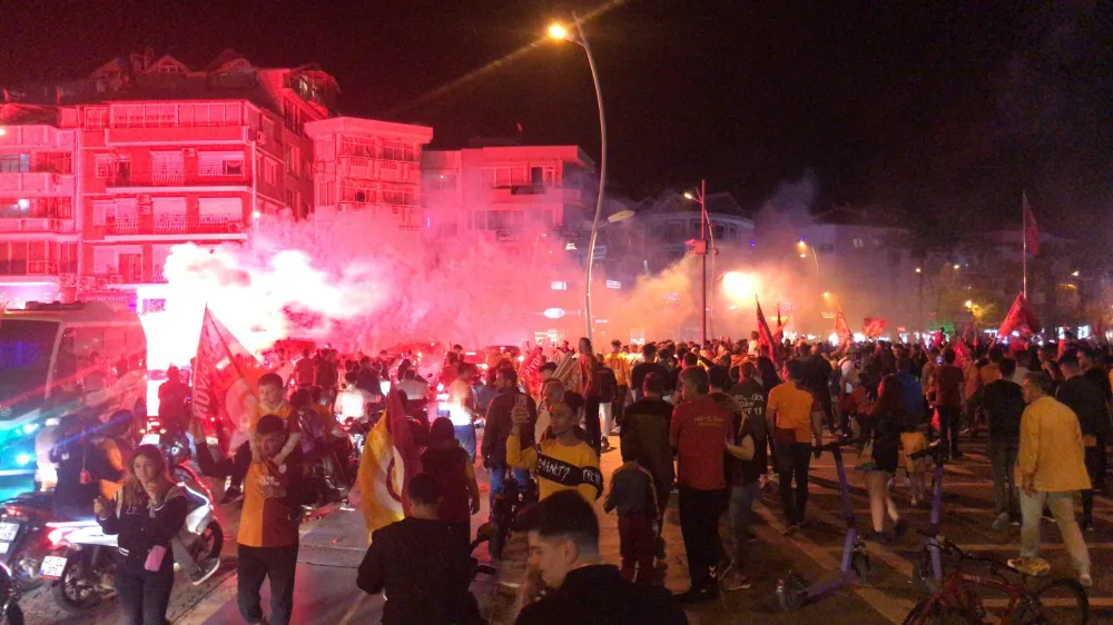 Urfa’da Galatasaraylı taraftarlar şampiyonluğu kutladı